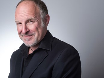 Simon Evans is Staring at the Sun