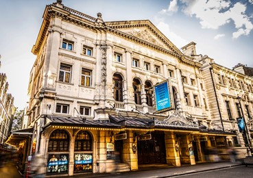 Noël Coward Theatre